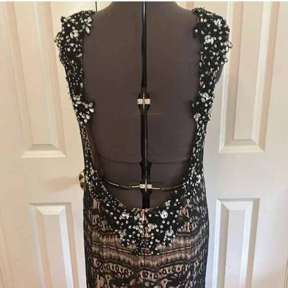 NWT Stunning Black & Champagne Sheath Lace Backless Sleeveless Gown With V-Neck - Picture 9 of 9